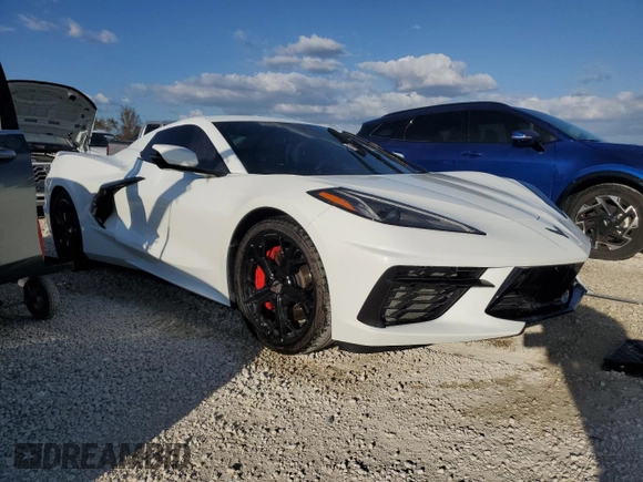 2020 Chevrolet Corvette 3LT with VIN 1G1Y83D49L5117408, listed as a Copart auction lot 76992104 with 2,828 mi miles and Non Repairable. Bid and sale history available at carsss.com. Image 4.