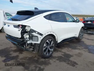 2023 Ford Mustang Mach-E Premium с VIN 3FMTK3R79PMA40654, выставлен на аукционе IAAI как лот 41421838 с пробегом 12 086 миль миль и . История ставок и продаж доступна на DreamBid. Изображение 4.