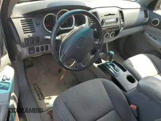 2006 Toyota Tacoma z VIN 5TETX22N46Z314160, wystawiony jako Copart lot #53998575 z przebiegiem 243 879 mil mil oraz Tytuł czysty. Historia ofert i sprzedaży dostępna na DreamBid. Obrazek 8.