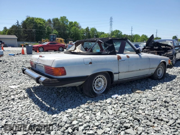 1979 Mercedes-Benz SL with VIN 10704412057129, listed as a Copart auction lot 54794415 with 141,122 mi miles and Clean title. Bid and sale history available at DreamBid. Image 3.