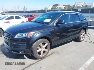 2007 Audi Q7 4.2L Premium with VIN WA1EV74L77D069608, listed as a IAAI auction lot 41679714 with 129,954 mi miles. Bid and sale history available at carsss.com. Image 2.