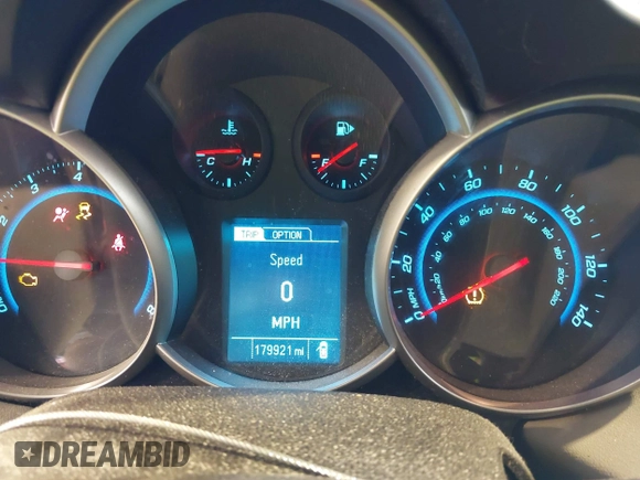 2014 Chevrolet Cruze LS with VIN 1G1PA5SH5E7231298, listed as a IAAI auction lot 42159916 with 179,921 mi miles and . Bid and sale history available at carsss.com. Image 7.