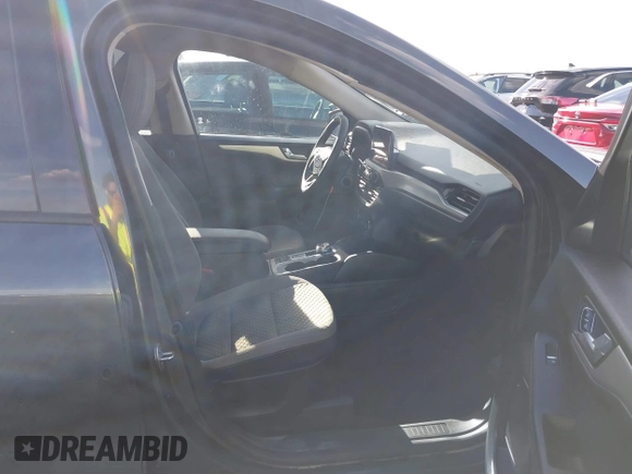 2020 Ford Escape SE z VIN 1FMCU9G62LUC26338, wystawiony jako IAAI lot #41853591 z przebiegiem Nie podano mil oraz . Historia ofert i sprzedaży dostępna na DreamBid. Obrazek 5.