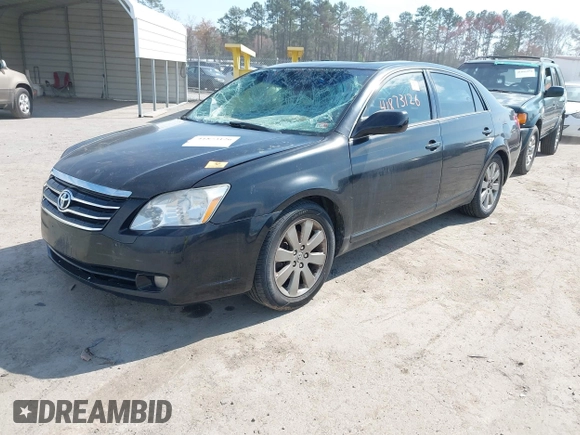 2007 Toyota Avalon XL z VIN 4T1BK36B07U172251, wystawiony jako IAAI lot #41873126 z przebiegiem 283 946 mil mil oraz . Historia ofert i sprzedaży dostępna na DreamBid. Obrazek 2.