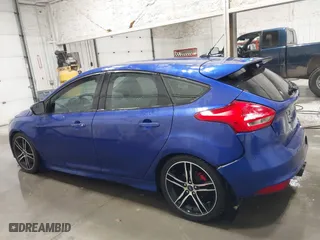 2015 Ford Focus ST with VIN 1FADP3L98FL321600, listed as a IAAI auction lot 40489832 with 91,762 mi miles. Bid and sale history available at carsss.com. Image 15.