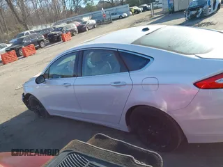 2014 Ford Fusion SE with VIN 3FA6P0HD5ER386781, listed as a IAAI auction lot 41814103 with 62,142 mi miles. Bid and sale history available at carsss.com. Image 15.