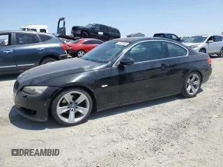 2008 BMW 3 Series 328i z VIN WBAWB33578PU89509, wystawiony jako Copart lot #61381015 z przebiegiem 128 650 mil mil oraz Szkoda całkowita • Salvage title. Historia ofert i sprzedaży dostępna na DreamBid. Obrazek 1.