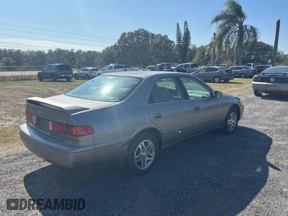 2000 Toyota Camry CE with VIN 4T1BG22K0YU002152, listed as a Copart auction lot 88989705 with 366,512 mi miles and Clean Title. Bid and sale history available at DreamBid. Image 4.