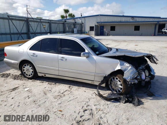 2001 Mercedes-Benz E-Class AWD with VIN WDBJF82J81X047632, listed as a Copart auction lot 72500514 with 149,635 mi miles and Non Repairable. Bid and sale history available at carsss.com. Image 4.