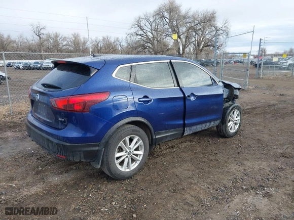 2019 Nissan Rogue Sport SV with VIN JN1BJ1CRXKW329538, listed as a IAAI auction lot 41862154 with 82,557 mi miles. Bid and sale history available at carsss.com. Image 4.