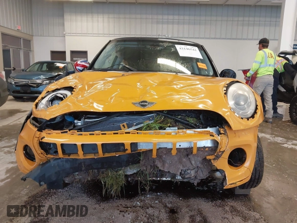 2015 MINI Hardtop with VIN WMWXM5C57FT942137, listed as a IAAI auction lot 42146541 with 96,058 mi miles and . Bid and sale history available at DreamBid. Image 6.