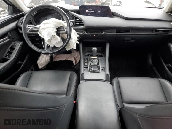 2020 Mazda 3 Select z VIN 3MZBPBCM6LM135299, wystawiony jako Copart lot #82216084 z przebiegiem Nie podano mil oraz Szkoda całkowita • Salvage title. Historia ofert i sprzedaży dostępna na DreamBid. Obrazek 8.