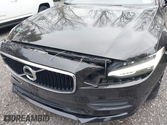 2017 Volvo S90 Momentum with VIN YV1102AK3H1006469, listed as a IAAI auction lot 41795564 with 121,001 mi miles. Bid and sale history available at carsss.com. Image 6.