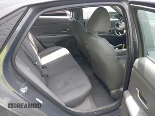 2024 Hyundai Elantra SE z VIN KMHLL4DG2RU740976, wystawiony jako IAAI lot #42243972 z przebiegiem 43 512 mil mil oraz . Historia ofert i sprzedaży dostępna na DreamBid. Obrazek 8.