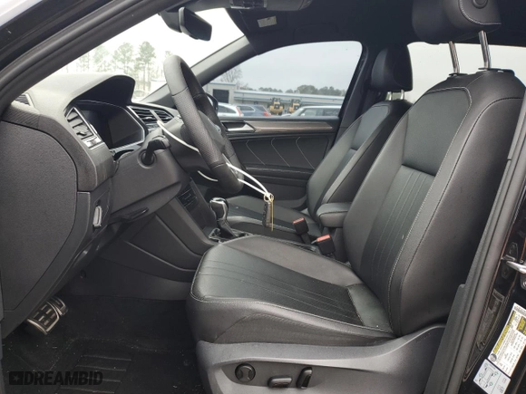 2022 Volkswagen Tiguan SE R-Line Black with VIN 3VVCB7AX1NM033977, listed as a Copart auction lot 45937695 with 48,198 mi miles and Salvage Title. Bid and sale history available at carsss.com. Image 7.