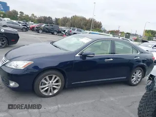 2010 Lexus ES 330 z VIN JTHBK1EG4A2405717, wystawiony jako IAAI lot #42329195 z przebiegiem 118 157 mil mil oraz . Historia ofert i sprzedaży dostępna na DreamBid. Obrazek 14.