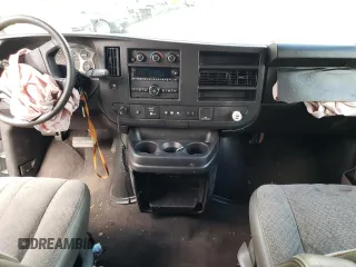 2020 Chevrolet Express Passenger LT z VIN 1GAZGPFG7L1152333, wystawiony jako Copart lot #74822484 z przebiegiem Nie podano mil oraz Czysty tytuł • Clean title. Historia ofert i sprzedaży dostępna na DreamBid. Obrazek 8.