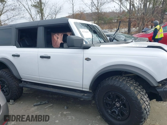 2023 Ford Bronco with VIN 1FMEE5DP7PLB52177, listed as a IAAI auction lot 41144697 with 70,148 mi miles. Bid and sale history available at carsss.com. Image 12.