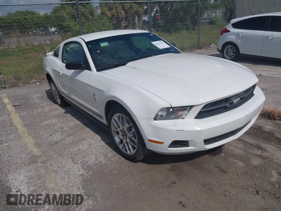 2012 Ford Mustang Premium z VIN 1ZVBP8AMXC5271916, wystawiony jako IAAI lot #42187185 z przebiegiem 103 379 mil mil oraz . Historia ofert i sprzedaży dostępna na DreamBid. Obrazek 1.