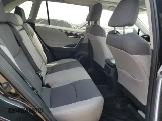 2020 Toyota RAV4 XLE с VIN 2T3P1RFV6LW105824, выставлен на аукционе Copart как лот 61151025 с пробегом 15 174 миль миль и Списание • Salvage title. История ставок и продаж доступна на DreamBid. Изображение 10.