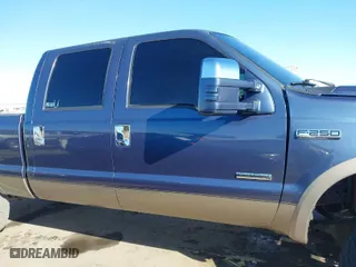 2005 Ford Super Duty F-250 XL with VIN 1FTSW21P45EC38751, listed as a IAAI auction lot 41333037 with 215,025 mi miles. Bid and sale history available at carsss.com. Image 14.