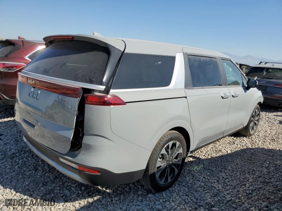 2024 Kia Carnival EX with VIN KNDNC5H37R6432779, listed as a Copart auction lot 75211554 with 5,463 mi miles and Salvage Title. Bid and sale history available at carsss.com. Image 3.