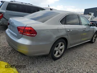 2013 Volkswagen Passat SE w/Sunroof & Nav with VIN 1VWBP7A35DC085070, listed as a Copart auction lot 46667265 with 205,166 mi miles and Salvage Title. Bid and sale history available at carsss.com. Image 3.