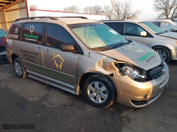 2004 Toyota Sienna CE with VIN 5TDZA23C54S069260, listed as a IAAI auction lot 41744298 with 174,769 mi miles. Bid and sale history available at carsss.com. Image 1.