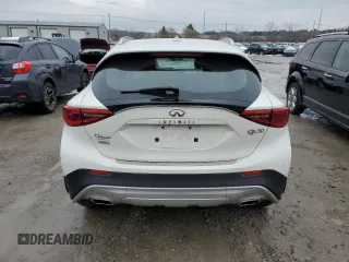 2018 Infiniti QX30 Premium with VIN SJKCH5CR0JA054730, listed as a Copart auction lot 40998554 with 33,126 mi miles. Bid and sale history available at carsss.com. Image 6.