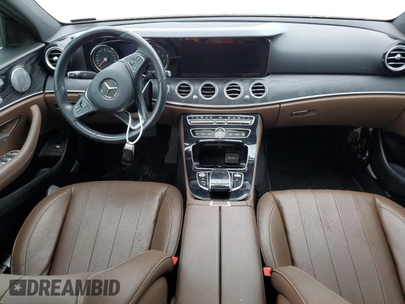 2017 Mercedes-Benz E 300 Luxury z VIN WDDZF4JB0HA082594, wystawiony jako Copart lot #61448885 z przebiegiem Nie podano mil oraz Szkoda całkowita • Salvage title. Historia ofert i sprzedaży dostępna na DreamBid. Obrazek 8.