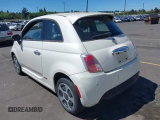 2014 FIAT 500e z VIN 3C3CFFGE3ET291138, wystawiony jako IAAI lot #42712724 z przebiegiem 86 000 mil mil oraz . Historia ofert i sprzedaży dostępna na DreamBid. Obrazek 3.