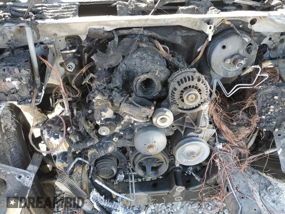2008 GMC Yukon SLT 4SA z VIN 1GKFK13098R260463, wystawiony jako Copart lot #53386835 z przebiegiem Nie podano mil oraz Nie do naprawy • Non repairable. Historia ofert i sprzedaży dostępna na DreamBid. Obrazek 12.