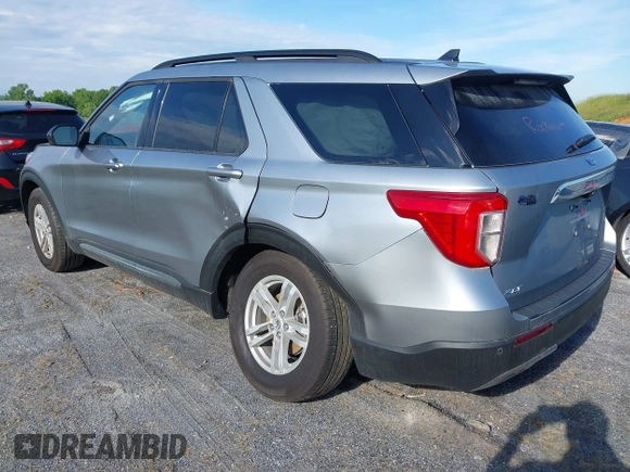 2024 Ford Explorer XLT with VIN 1FMSK7DH5RGA42479, listed as a IAAI auction lot 41667832 with 6,042 mi miles and . Bid and sale history available at DreamBid. Image 3.