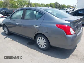 2017 Nissan Versa S Plus z VIN 3N1CN7APXHL901607, wystawiony jako IAAI lot #42249598 z przebiegiem 177 985 mil mil oraz . Historia ofert i sprzedaży dostępna na DreamBid. Obrazek 3.