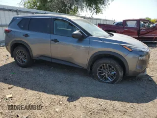 2023 Nissan Rogue S z VIN 5N1BT3AA1PC764209, wystawiony jako Copart lot #52694405 z przebiegiem 35 072 mil mil oraz Szkoda całkowita • Salvage title. Historia ofert i sprzedaży dostępna na DreamBid. Obrazek 4.