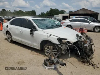 2018 Volkswagen Passat SE z VIN 1VWBA7A38JC016936, wystawiony jako Copart lot #59333915 z przebiegiem Nie podano mil oraz Szkoda całkowita • Salvage title. Historia ofert i sprzedaży dostępna na DreamBid. Obrazek 4.