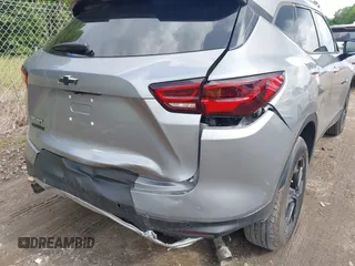 2024 Chevrolet Blazer LT z VIN 3GNKBCR46RS282636, wystawiony jako IAAI lot #42263380 z przebiegiem 17 412 mil mil oraz . Historia ofert i sprzedaży dostępna na DreamBid. Obrazek 6.