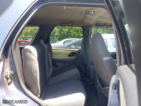 2001 Ford Escape XLT with VIN 1FMCU041X1KF10409, listed as a IAAI auction lot 39780383 with 246,336 mi miles. Bid and sale history available at carsss.com. Image 8.