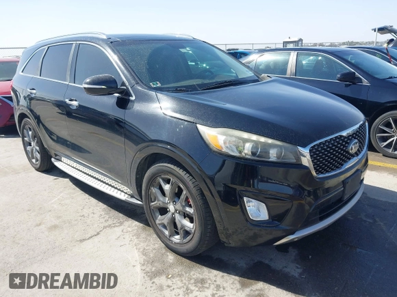 2016 Kia Sorento SX with VIN 5XYPK4A59GG077416, listed as a IAAI auction lot 41815487 with 106,632 mi miles. Bid and sale history available at carsss.com. Image 1.