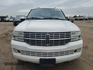 2013 Lincoln Navigator z VIN 5LMJJ2H55DEL07940, wystawiony jako Copart lot #50454775 z przebiegiem 182 682 mil mil oraz Szkoda całkowita • Salvage title. Historia ofert i sprzedaży dostępna na DreamBid. Obrazek 5.
