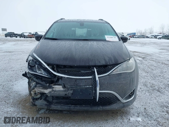 2018 Chrysler Pacifica Touring L Plus z VIN 2C4RC1EGXJR261251, wystawiony jako IAAI lot #41180745 z przebiegiem 82 548 mil mil oraz . Historia ofert i sprzedaży dostępna na DreamBid. Obrazek 12.