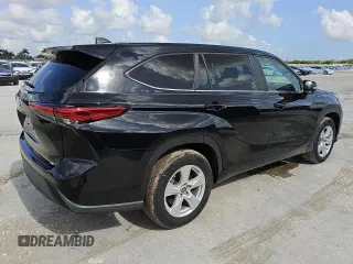 2023 Toyota Highlander L z VIN 5TDKDRAH6PS501987, wystawiony jako Copart lot #56431265 z przebiegiem 42 399 mil mil oraz Czysty tytuł • Clean title. Historia ofert i sprzedaży dostępna na DreamBid. Obrazek 3.
