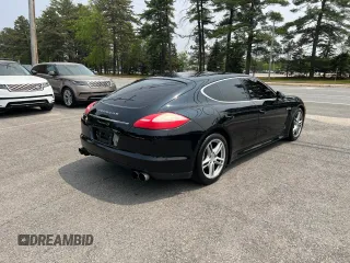 2011 Porsche Panamera S z VIN WP0AB2A79BL062682, wystawiony jako Copart lot #59931365 z przebiegiem 140 499 mil mil oraz Czysty tytuł • Clean title. Historia ofert i sprzedaży dostępna na DreamBid. Obrazek 4.