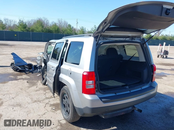 2014 Jeep Patriot Sport with VIN 1C4NJPBBXED859221, listed as a IAAI auction lot 39150084 with 105,102 mi miles. Bid and sale history available at carsss.com. Image 3.