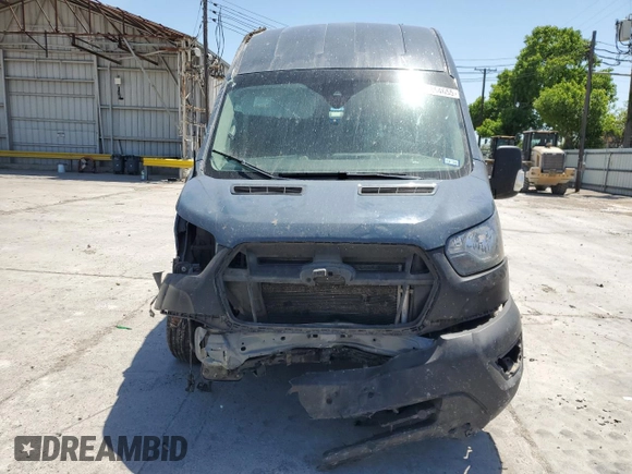 2020 Ford Transit Cargo z VIN 1FTBR3X86LKA48378, wystawiony jako Copart lot #52864655 z przebiegiem 119 031 mil mil oraz Szkoda całkowita • Salvage title. Historia ofert i sprzedaży dostępna na DreamBid. Obrazek 5.