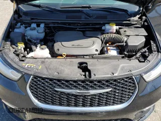 2024 Chrysler Pacifica Hybrid Select z VIN 2C4RC1S76RR157114, wystawiony jako Copart lot #49964035 z przebiegiem 27 276 mil mil oraz Nie do naprawy • Non repairable. Historia ofert i sprzedaży dostępna na DreamBid. Obrazek 12.
