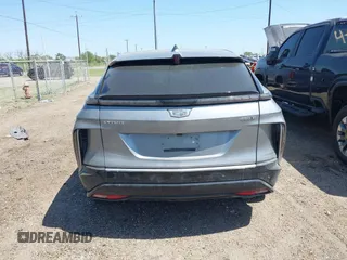 2024 Cadillac LYRIQ Luxury z VIN 1GYKPRRK7RZ122838, wystawiony jako IAAI lot #41958490 z przebiegiem Nie podano mil oraz . Historia ofert i sprzedaży dostępna na DreamBid. Obrazek 16.
