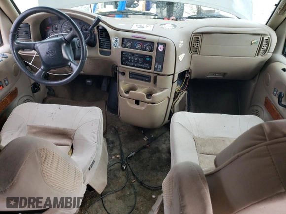 2001 Chevrolet Astro Cargo Van YF7 Upfitter with VIN 1GBDM19W61B157562, listed as a Copart auction lot 42945935 with 271,206 mi miles and Salvage Title. Bid and sale history available at carsss.com. Image 8.