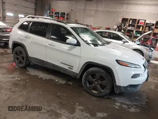 2017 Jeep Cherokee Latitude z VIN 1C4PJMCB5HW509073, wystawiony jako IAAI lot #41563435 z przebiegiem 108 737 mil mil oraz . Historia ofert i sprzedaży dostępna na DreamBid. Obrazek 1.