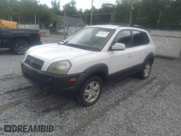 2007 Hyundai Tucson SE with VIN KM8JN72D97U485574, listed as a IAAI auction lot 42180222 with 128,098 mi miles and . Bid and sale history available at DreamBid. Image 2.
